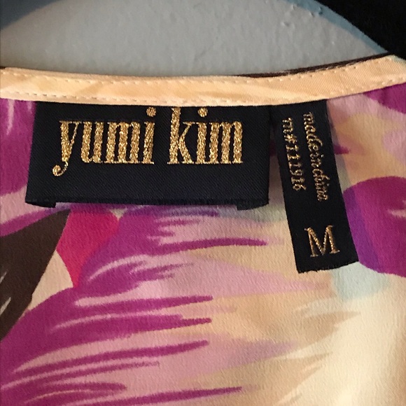Yumi Kim Silk Floral Wrap Blouse size Medium - Picture 2 of 5